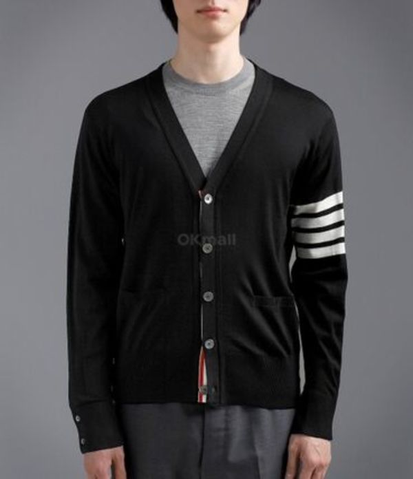 Thom Browne|CARDIGANS (CLASSIC V-NECK CARDIGAN W/ 4 BAR