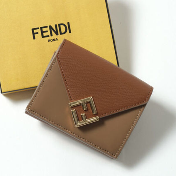 国内発送 FENDI 二つ折り財布 FF DIAMOND 8M0480 F1URW
