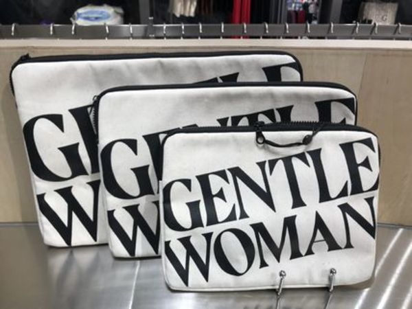 GENTLEWOMAN   iPadケース PC入れ お写真中央