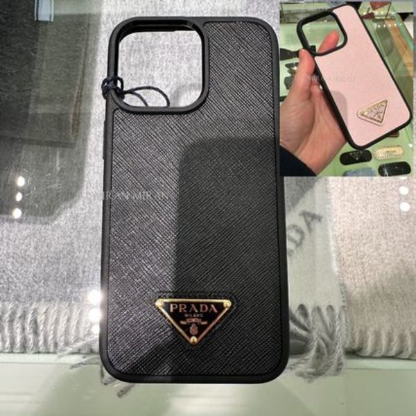 【PRADA】ロゴ付き♪サフィーアーノiPhone15Pro/15Pro Maxケース