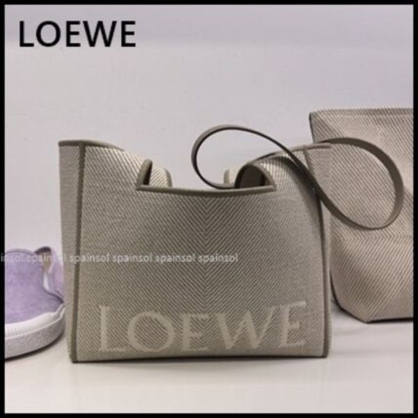 シンプルで使いやすい♪【LOEWE】フォントトート ミディアム☆