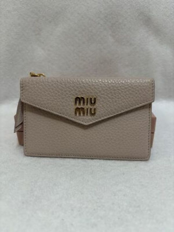MIUMIU♪♪VIT.DAINOレザー☆フラグメントケース☆5MF060