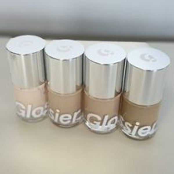 Glossier★Stretch Fluid Foundation リキッドファンデーション