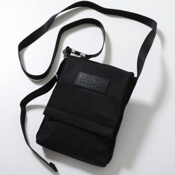 MM6 ショルダーバッグ SB5WG0039 P8504