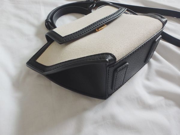 しっかりとした広めのマチ