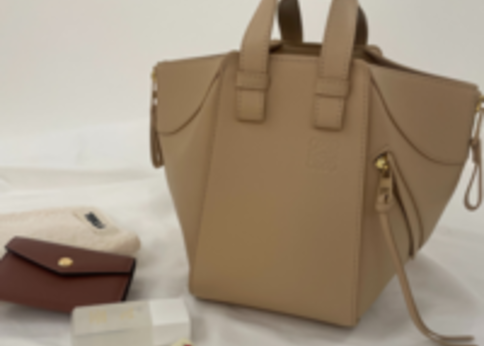 LOEWE(ロエベ)の【ハンモックバッグ】の魅力を大追跡!~種類・サイズ