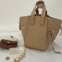 LOEWE(ロエベ)の【ハンモックバッグ】の魅力を大追跡!~種類・サイズ比較・使い方~