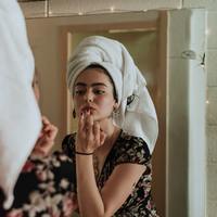 【毎日しないほうがいい!?】「フェイスパック・シートマスク」の正しい使い方・効果的な頻度や時間をCHECK✓