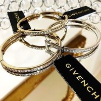 知得!《1万円台以下》GIVENCHY(ジバンシィ) のアクセサリーで男女はオトナのきらめきを。