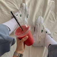 大人女子のスニーカー事情。あなたはハイテク派?ローテク派?