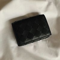 【SH編集部発】わたしの愛しき"推しアイテム"のハナシ。│vol.6「BOTTEGA VENETA(ボッテガヴェネタ)のミニ財布」