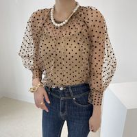トレンドのシアートップス・シアーシャツの中に着るインナーは何が正解? おしゃれなインナー大特集