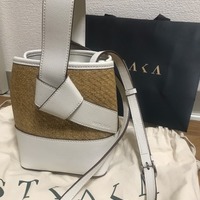 韓国発「OSTKAKA(オストカーカ) 」のバッグで大人の可愛げ実現♡