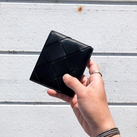 2022年はコレ! 使いやすさで選ばれる◎定番シンプル「ミニ財布」おすすめブランド8選✓