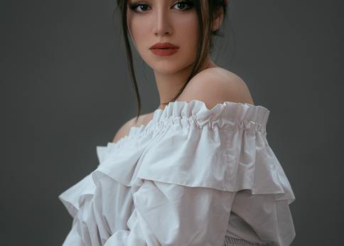 洋服でコンプレックス解消 胸が大きい人 小さい人のワンピースの選び方 を元アパレル店員が伝授 Style Haus スタイルハウス