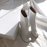 今年の冬のブーツは “白” が狙い目♡ 失敗しない『白ブーツ』の選び方・合わせ方は?