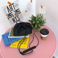 "ちょっとそこまで"が垢抜ける!「お洒落なこでかけバッグ」を毎日の相棒に♡【予算別カタログ】
