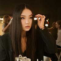 一瞬で顔が垢抜ける。洒落顔になりたいならLAKA(ラカ)のワイルドブロウシェイパーを使つべし