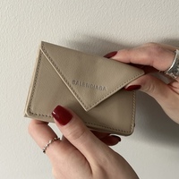 【愛用レポ】コンパクトなのに大容量!BALENCIAGA(バレンシアガ)ペーパーミニウォレットの魅力を改めておさらい♡