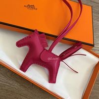 【憧れハイブランド】いつでも一緒♡アイキャッチーなキーリング特集▷ギフトにも!