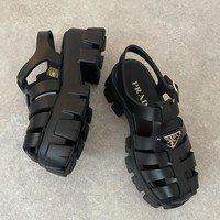 今お洒落さんが狙うITサンダルはコレだ!「グルカサンダル」で作る大人洗練スタイル【2022年春夏トレンド】