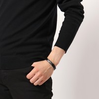 メンズは「レザーブレスレット」で手首から色気を醸せ! | おすすめブランド7選