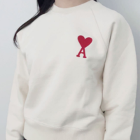 レディースが着こなす「AMI ALEXANDRE MATTIUSSI(アミアレクサンドルマテュッシ)」♡