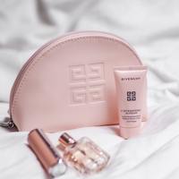 リップ、ハンドクリーム、ティッシュ…持ち物がかさばる冬! ポーチの中身整理整頓術。