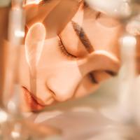 【Supergoop(スーパーグープ)】紫外線カット機能つきの「クリームアイシャドウ」で、目元の老化を先回りケア!