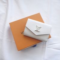 新年は新しい相棒と迎えたい!人気ブランドのおすすめ【財布編】