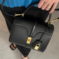 CELINE(セリーヌ)「16(セーズ)」バッグの魅力に迫る!