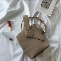 【読者プレゼント!】Twitterフォロワー1万人突破記念キャンペーン開催!過去にバズった商品が当たるチャンス♪