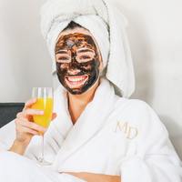 ヴィジュアル重視派に捧ぐ。塗って剥がすだけで美肌に近づける「ピールオフマスク」3選