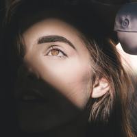 目元のリフトアップ効果も絶大。眉毛を華麗に立ち上げ“固定”する「透明アイブロウジェル」3選