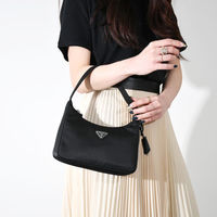 ファッショニスタ愛用率高め! ころんとレトロなホーボーバッグ