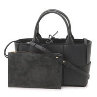 毎日の頼れる相棒♡大人の通勤バッグはモードな「スクエア型トート」が新定番✓