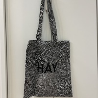 お洒落さんの指定バッグ!「HAY(ヘイ)」のトートバッグがなぜ人気?