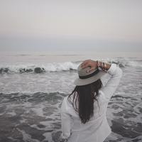 意外と寒い!春の海辺&港町デート・お出掛けで着たいコーデ6選