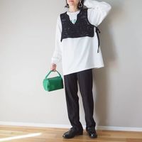 2022年のモノトーンコーデには【グリーン】が必要不可欠。大人綺麗に着こなす4つの法則