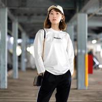 大人女子が着こなすスポーティーコーデ4選