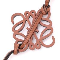 これはヘビロテ決定!手持ちのバッグがワンランク以上アップ!LOEWEのアナグラムチャーム