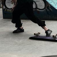 この春スニーカー買うなら、クラシックな雰囲気がイケてる adidas(アディダス)の『SAMBA』が気分☆