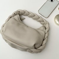 アラサー女子のトレンドカジュアルは「HEREU(ヘリュー)」で決まり!