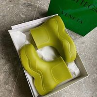 雨の日が待ち遠しい⁉ オシャレ過ぎるハイブランドの【レインブーツ】