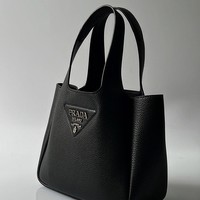 【SH編集部発】わたしの愛しき”推しバッグ”のハナシ│vol.10 令和の名品『PRADA(プラダ)のフルー』