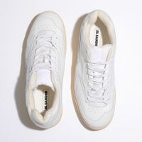 今ホットなハイブランドの白スニーカー【ブランド別注目7選】