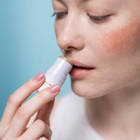 雨季の相棒にいかが? ミントの香りが憂鬱な気分を吹き飛ばす「リップバーム」5選