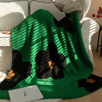 【冷房・クーラー対策に】おしゃれでちょうどいい“ひざ掛けブランケット”ブランド7選✓