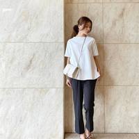 この夏のTシャツコーデには、アクセの代わりにミニバッグを♡
