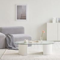 すっきりオシャレに見せるなら「韓国ガラステーブル」がぴったり♡